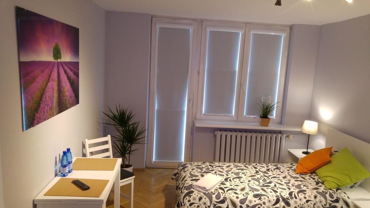 Хостелы Rent0nline Niepodleglosci Rooms Metro Варшава-30