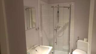 Хостелы Rent0nline Niepodleglosci Rooms Metro Варшава-5